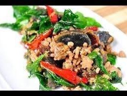 ข้าวกะเพราหมูสับไข่เยี่ยวม้า