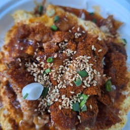 ข้าวไข่ข้นหมาล่าหมูกรอบ