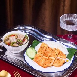 ข้าวหน้าไก่ย่าง + ต้มแซ่บ