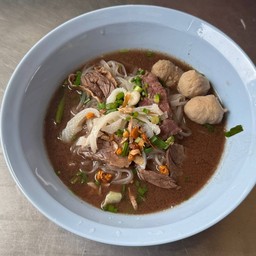 เจ้เฮง ก๋วยเตี๋ยวเนื้อ-หมู-ส้มตำ