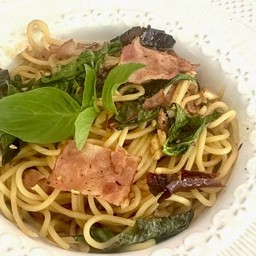 สปาเก็ตตี้พริกแห้งเบค่อน