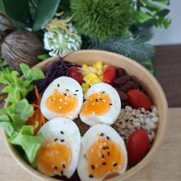 สลัดไข่ต้ม
