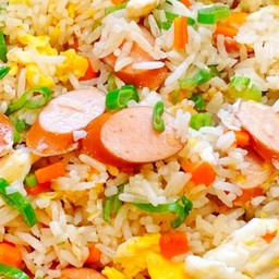 ข้าวผัดไส้กรอก