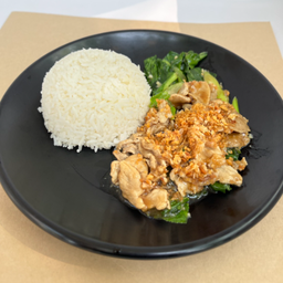 ข้าวคะน้าหมูชิ้นผัดน้ำมันหอย