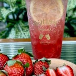 สตอเบอรี่ฮันนี่เลม่อนโซดา