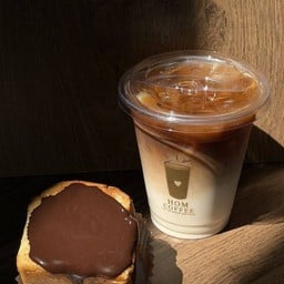 เมนูคู่อร่อย ชา กาแฟ+ขนมปังไส้ทะลัก1ชิ้น