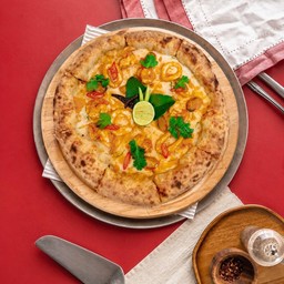 Tomyam Seafood Pizza