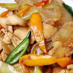 ข้าวไข่ข้นผัดพริกไก่