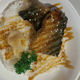ข้าวหน้าซาบะย่างซีอิ๊ว