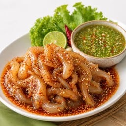 Yum แมงกะพรุน ร้านอุ้มยีนส์ ยำรสเด็ด