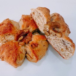 Walnut Bread  Honey (ขนมปังวอลนัทน้ำผึ้ง)