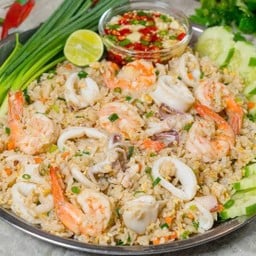 ข้าวผัดทะเล(กลาง)