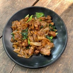 ผัดซีอิ๊วหมูกรอบ