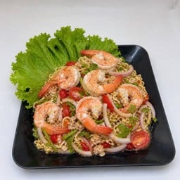 ยำมาม่ากุ้งสุก