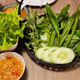 ครัวเมืองเว้ ลาว ญวน  เซ็นทรัล ปิ่นเกล้า