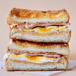 Ham and Egg Parm Cheese Sandwich - แฮม ไข่ พาร์ม ชีส แซนด์วิช
