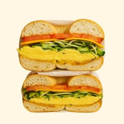 Egg and Veggie Bagel - เอ้ก แอนด์ เวจจี้ เบเกิล