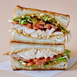 Spicy Smoked Chicken Parm Cheese Sandwich - สไปซี่ ไก่รมควัน พาร์มชีส แซนด์วิช