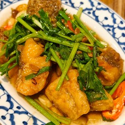 เนื้อปลากะพงผัดขึ้นฉ่าย