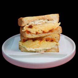 Garlic Chilli Omelette Parm Cheese Sandwich - การ์ลิค ชิลลี่ ออมเล็ต พาร์ม ชีส แซนด์วิช