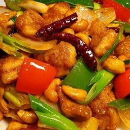 ไก่ผัดเม็ดมะม่วง