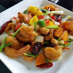 กุ้งผัดเม็ดมะม่วง
