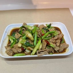 กับข้าว คะน้าหมูชิ้น