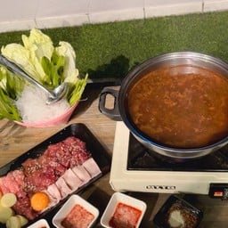 บ้านแจ่วฮ้อนแม่หมู