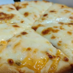 Pizza by เปรี้ยว 2 สาขา 2 สูตรเด็ด