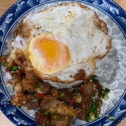 สามชั้นคั่วพริกเกลือไข่ดาว