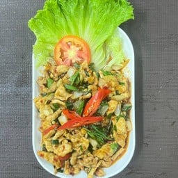 กับข้าว โหระพาหมูชิ้น