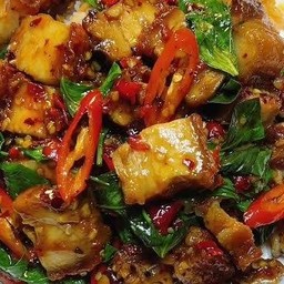 หมูกรอบผัดพริกเผา