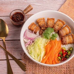 ข้าวยำหมูทอด