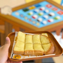 ขนมปังเนยน้ำตาล