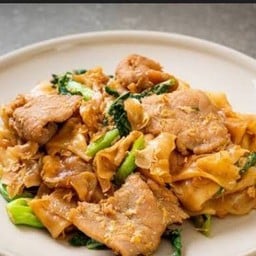 ผัดซีอิ๊วหมู