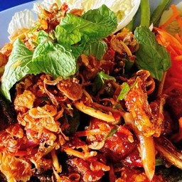 ยำกบทอด