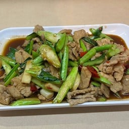 กับข้าว คะน้าหมูชิ้น (จานใหญ่)