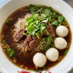 ก๋วยเตี๋ยวหมูตุ๋น
