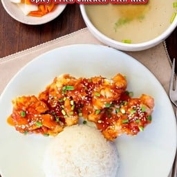 พิคานย่า - ข้าวหน้าไก่ซอสเผ็ด