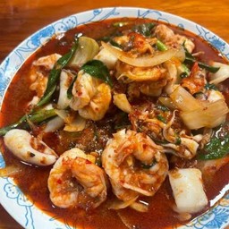 ผัดพริกเผาทะเลราดข้าว