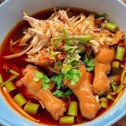 ก๋วยเตี๋ยวไก่มะระ