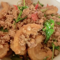 ผัดกระเพราแคปหมู
