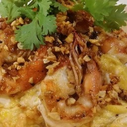 ข้าวไข่ข้นกุ้งทอดกระเทียม