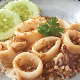 ข้าวราดปลาหมึกทอดกระเทียม