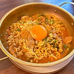 รามยอนเกาหลีหมูกิมจิ+ไข่