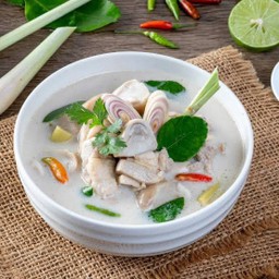 ต้มข่าไก่