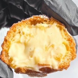 Vanilla Signature Cream Puff