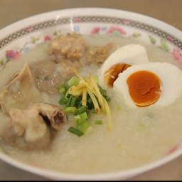 โจ๊กหมูเครื่องในไข่เค็ม