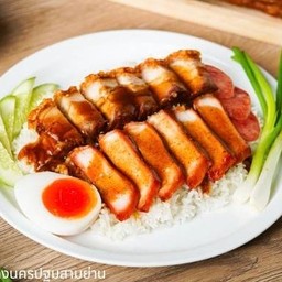 ข้าวหมูกรอบ + หมูแดง