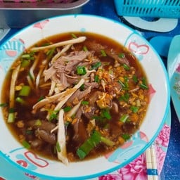 ก๋วยเตี๋ยวไก่ป้ารัตน์ -  hawker center